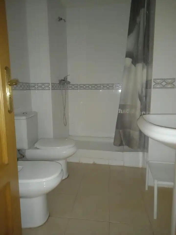 Baño de Piso en venta en Zaragoza con Calefacción, Trastero y Balcón