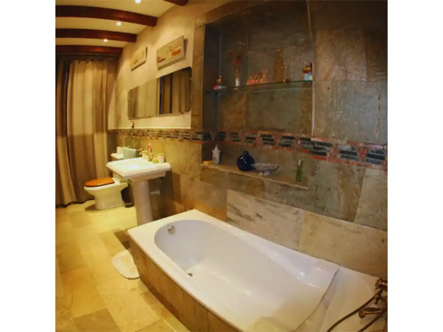 Baño de Piso en venta en Carabaña con Jardín privado, Piscina y Amueblado