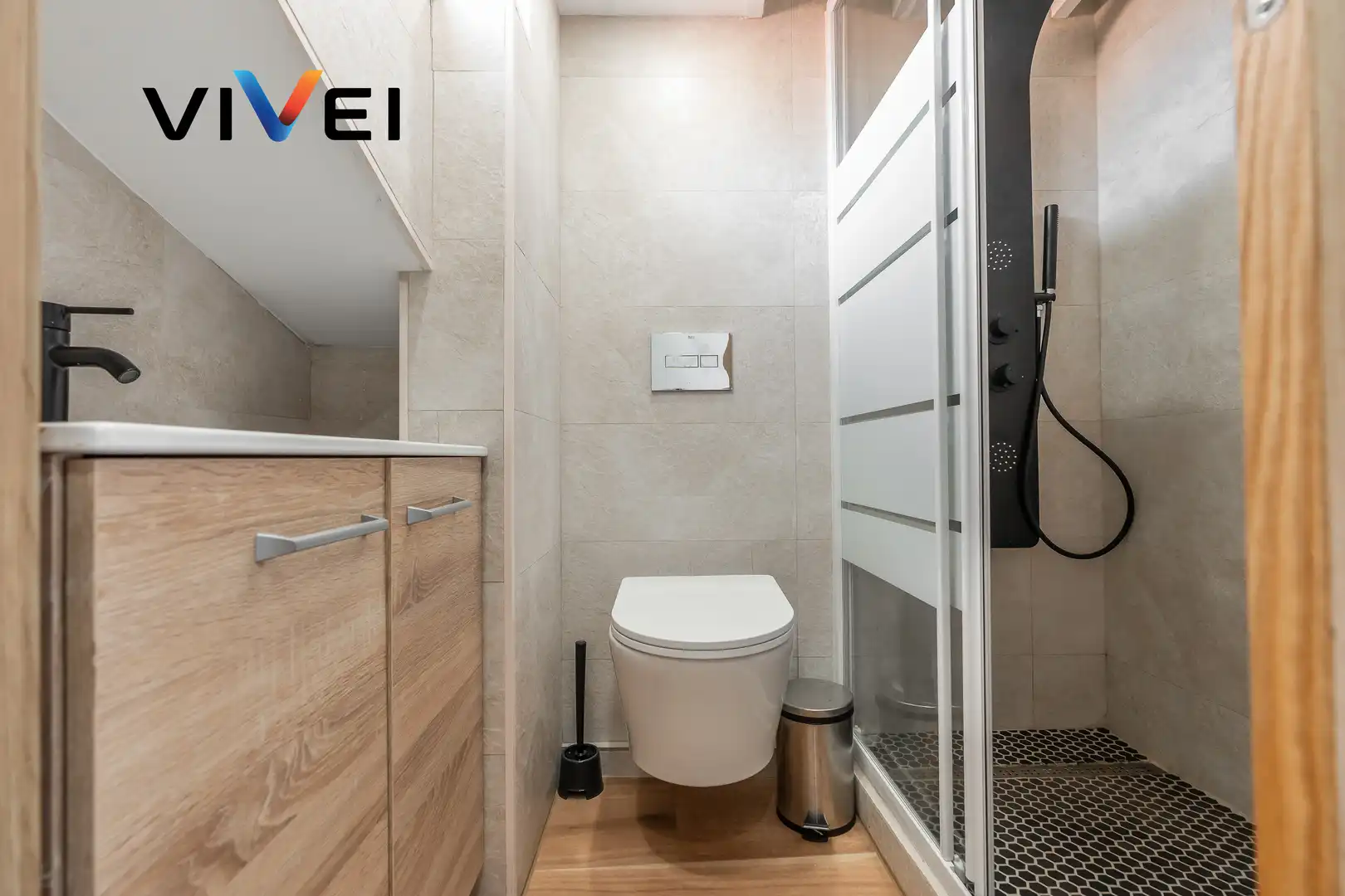 Baño de Ático en venta en Madrid con Calefacción y Terraza