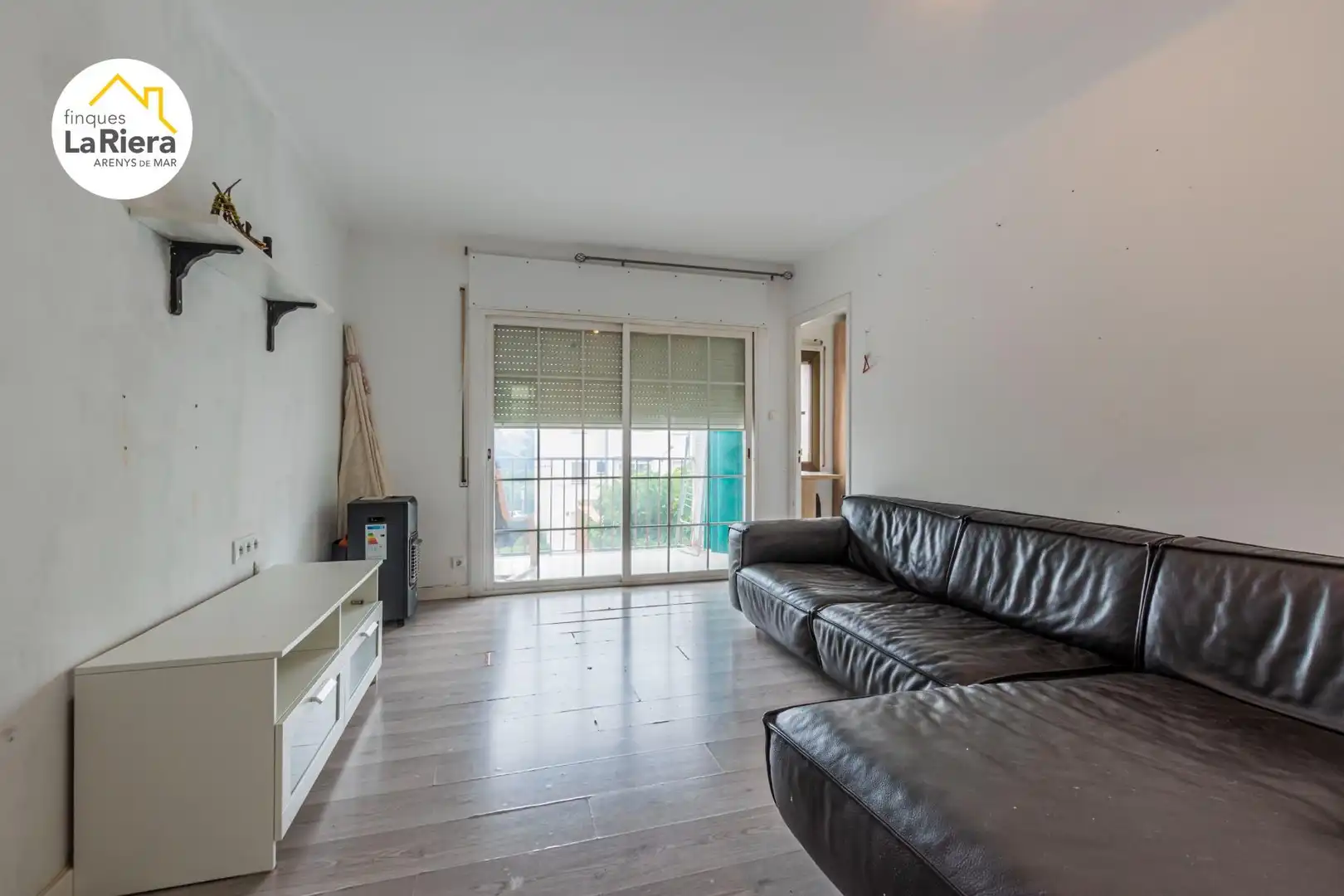 Sala d'estar de Pis en venda en Arenys de Mar amb Parquet i Balcó