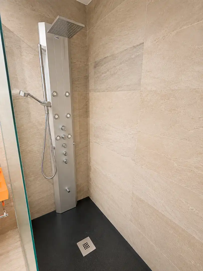 Bathroom of Flat for sale in Alcorcón  with Air Conditioner, Heating and Parquet flooring