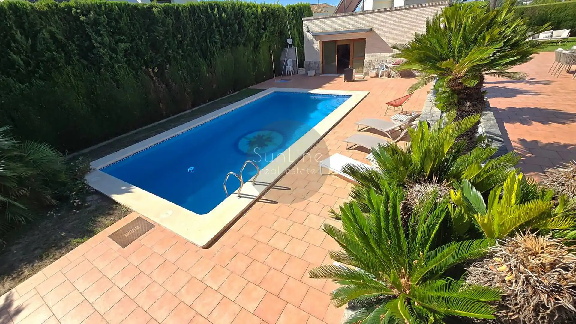 House with pool for sale in Carrer Font de la Carrasquera, imagen 7