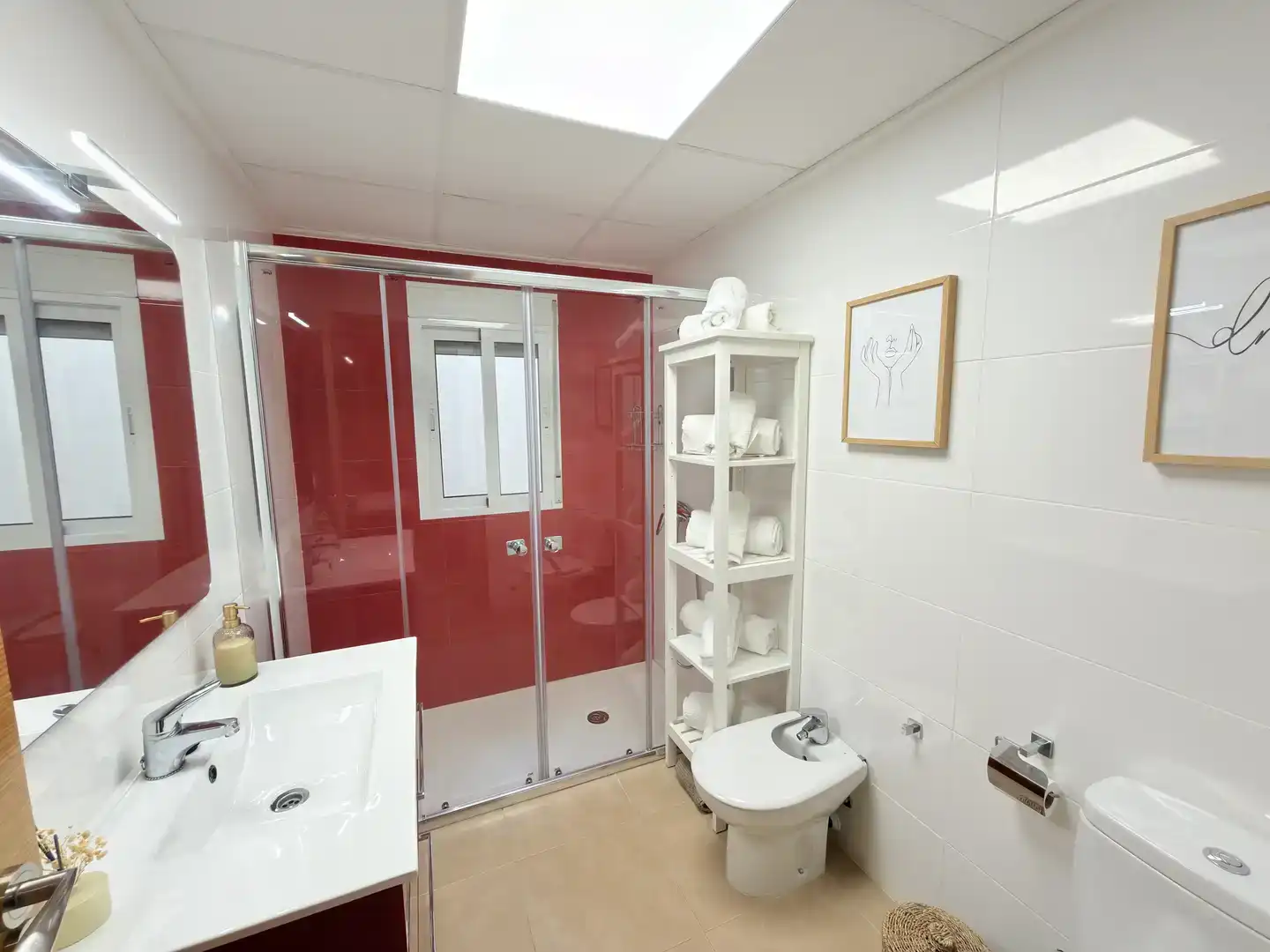 Bathroom of Ground floor for rent in Pliego  with Air Conditioner, Parquet flooring and Furnished