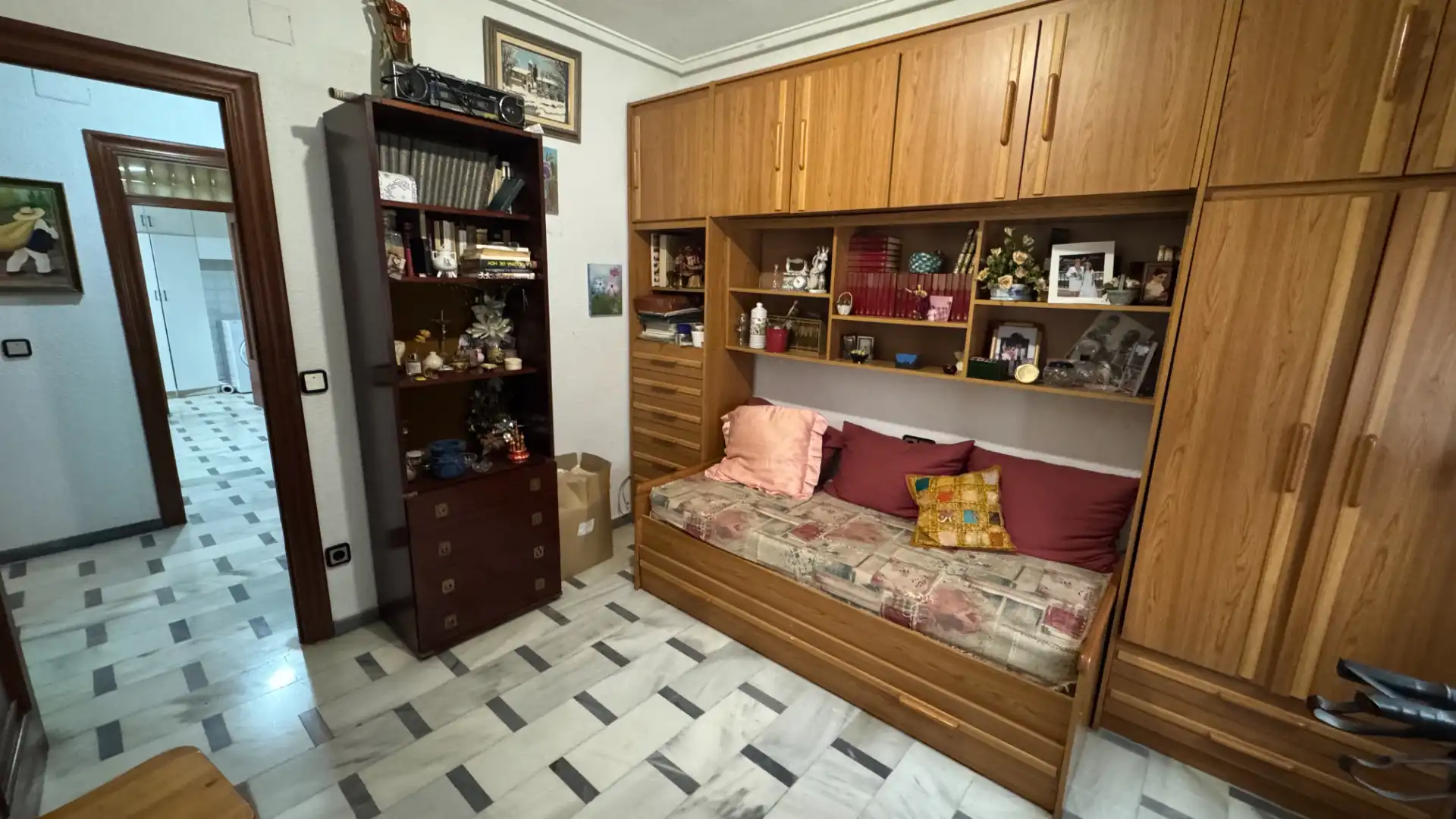 Habitación de Piso en venta en Dolores con Amueblado, Horno y Lavadora