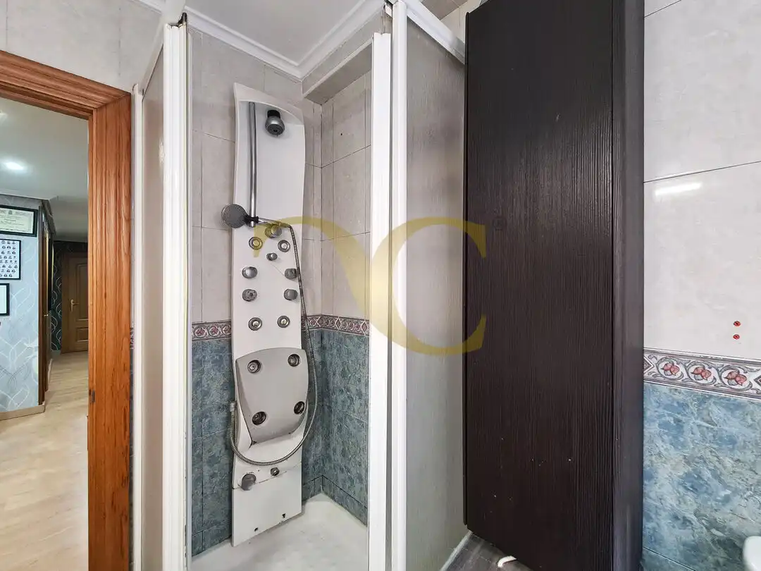 Badezimmer von Wohnung zum Verkauf in Gijón  mit Heizung und Möbliert