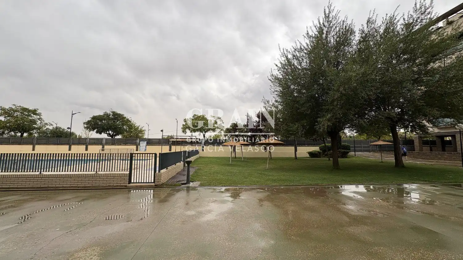Piso en venta en Albacete con Calefacción, Trastero y Piscina