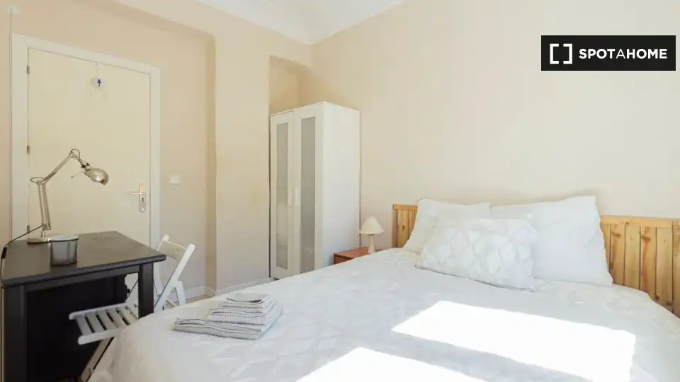 Bedroom of Flat for rent in Madrid  with Air Conditioner, Heating and Furnished