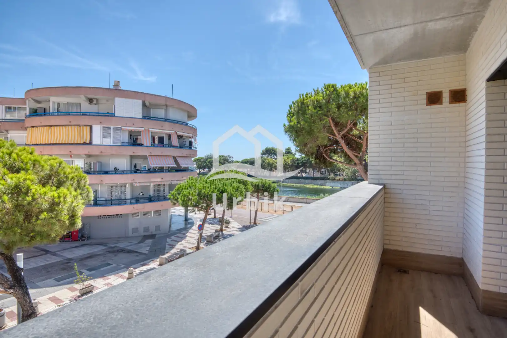 Terrasse von Einfamilien-Reihenhaus zum Verkauf in Castell d'Aro, Platja d'Aro i s'Agaró mit Klimaanlage, Heizung und Terrasse