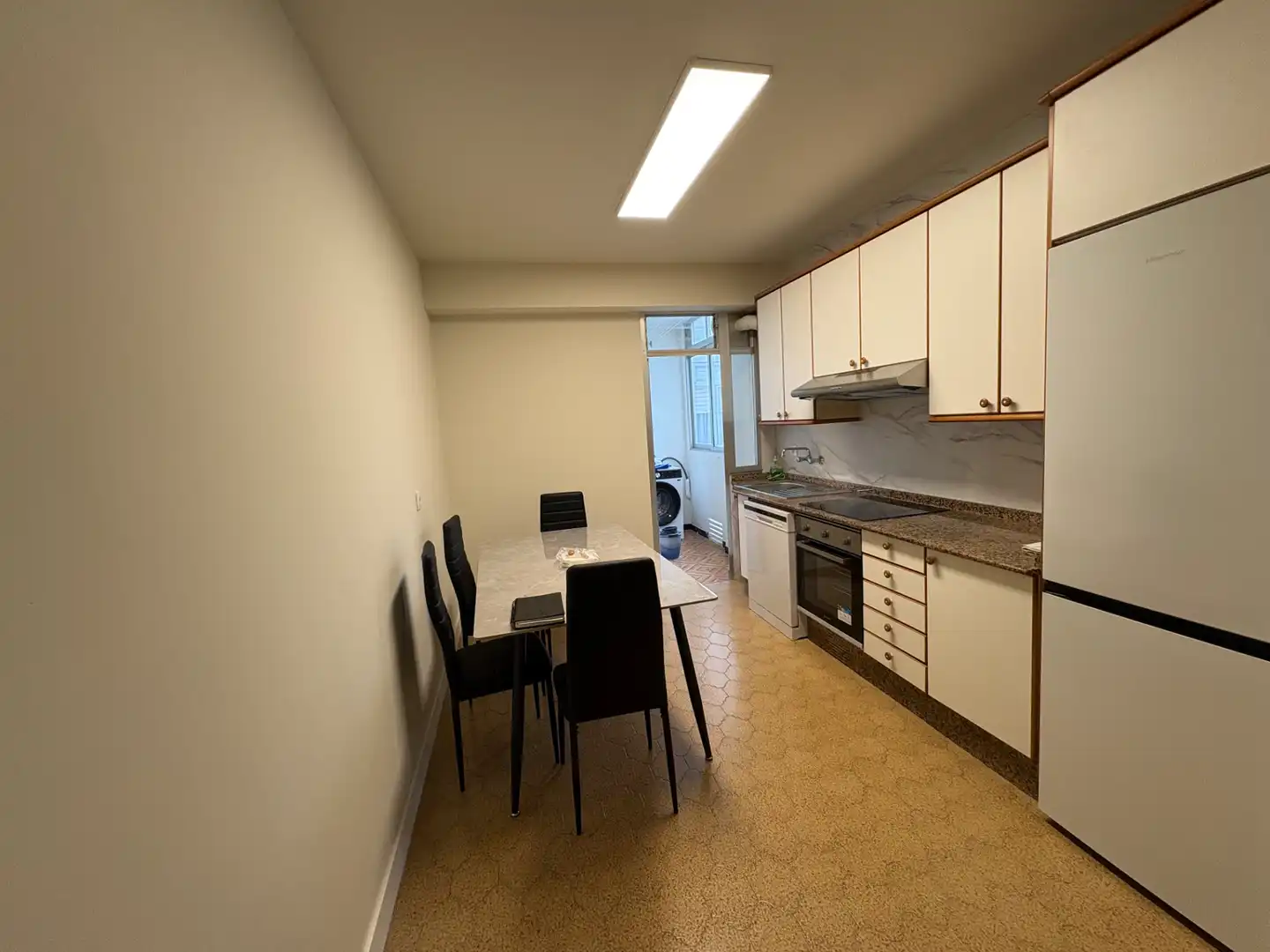 Küche von Wohnung zur Miete in Ferrol mit Abstellraum, Möbliert und Ofen