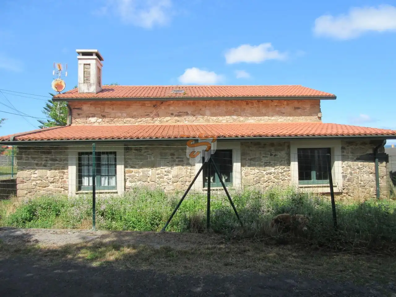Vista exterior de Finca rústica en venda en Narón amb Calefacció, Jardí privat i Traster