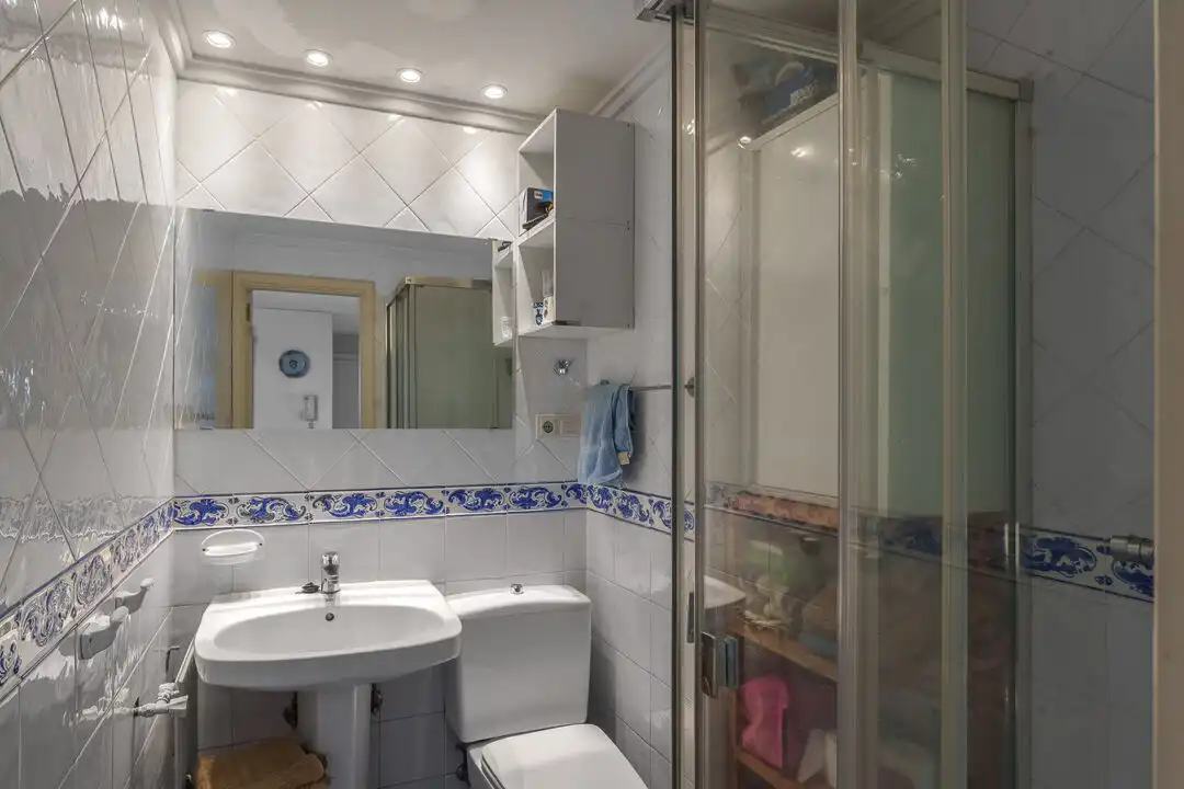 Bathroom of Flat for sale in Donostia - San Sebastián   with Heating, Private garden and Terrace