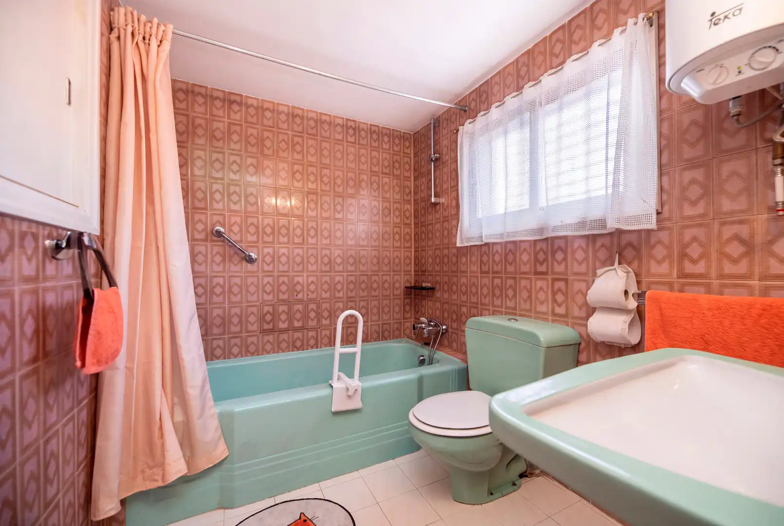 Baño de Casa adosada en venta en Madrid con Calefacción, Jardín privado y Trastero