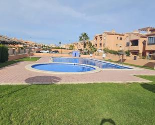 Piscina de Apartament en venda en Torrevieja amb Terrassa i Piscina comunitària