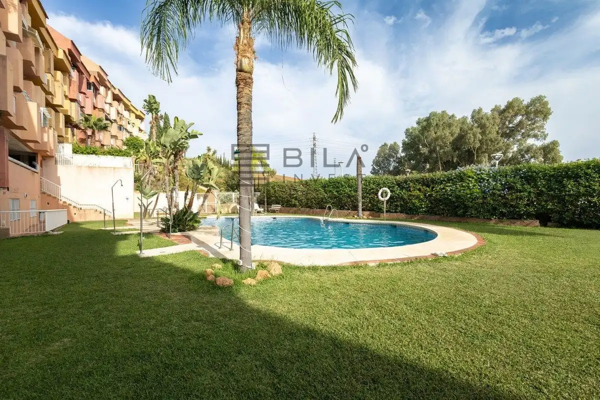 Penthouse with pool for sale in Loma de los Pacos 1