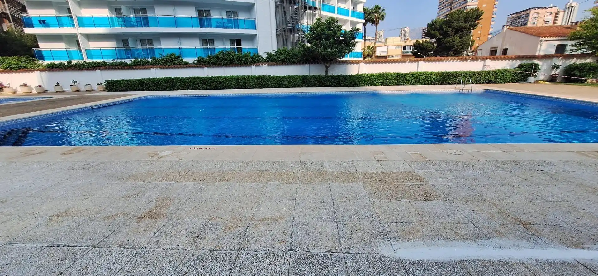 Piscina de Apartamento en venta en Benidorm con Jardín privado, Amueblado y Piscina comunitaria