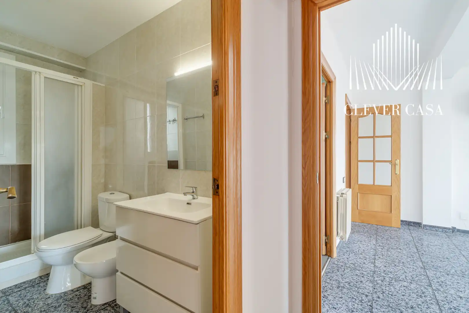Bathroom of Flat for sale in Rubí  with Heating, Terrace and Furnished