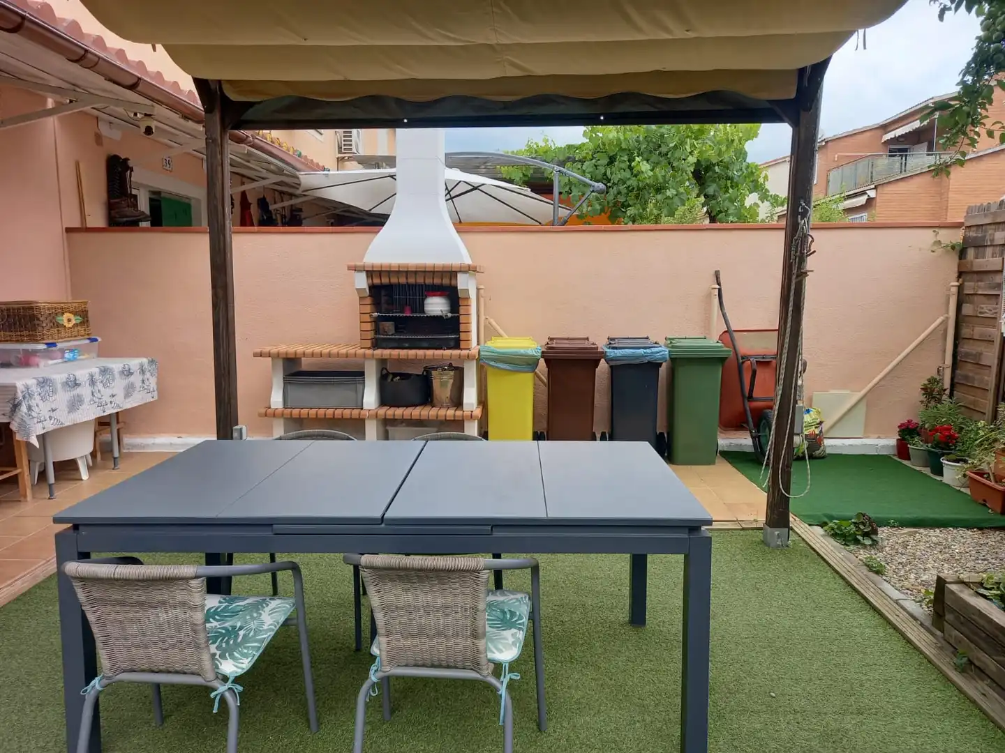 Terraza de Casa adosada en venta en Lliçà d'Amunt con Calefacción, Jardín privado y Amueblado
