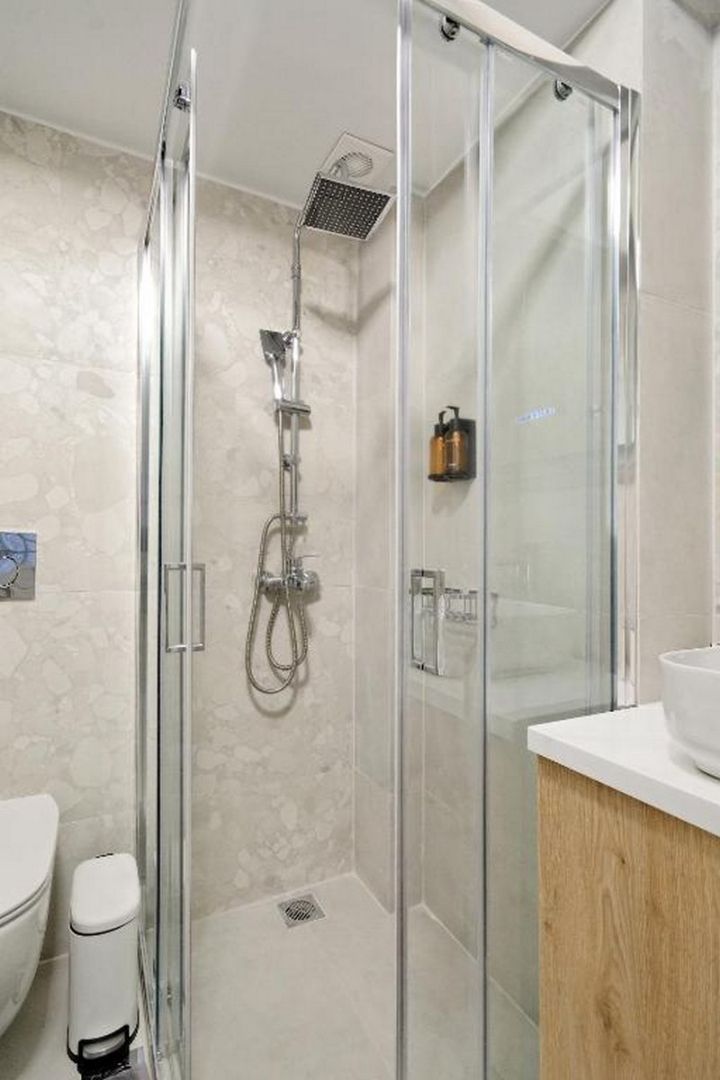Bathroom of Flat to rent in  Madrid Capital  with Air Conditioner, Furnished and TV