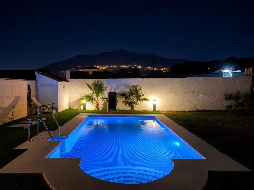 Piscina de Casa o xalet en venda en Mijas amb Aire condicionat, Calefacció i Jardí privat