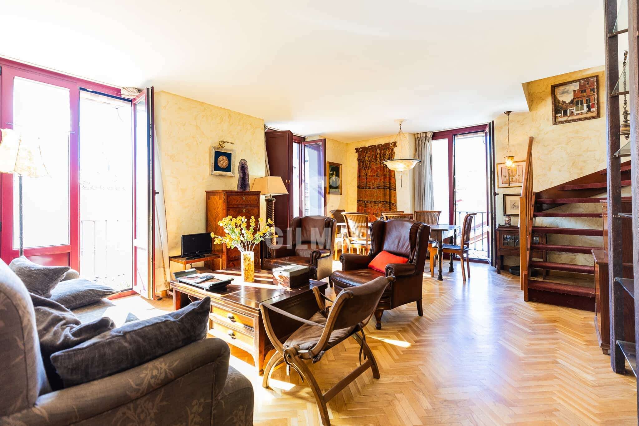 Sala d'estar de Dúplex en venda en San Lorenzo de El Escorial amb Calefacció