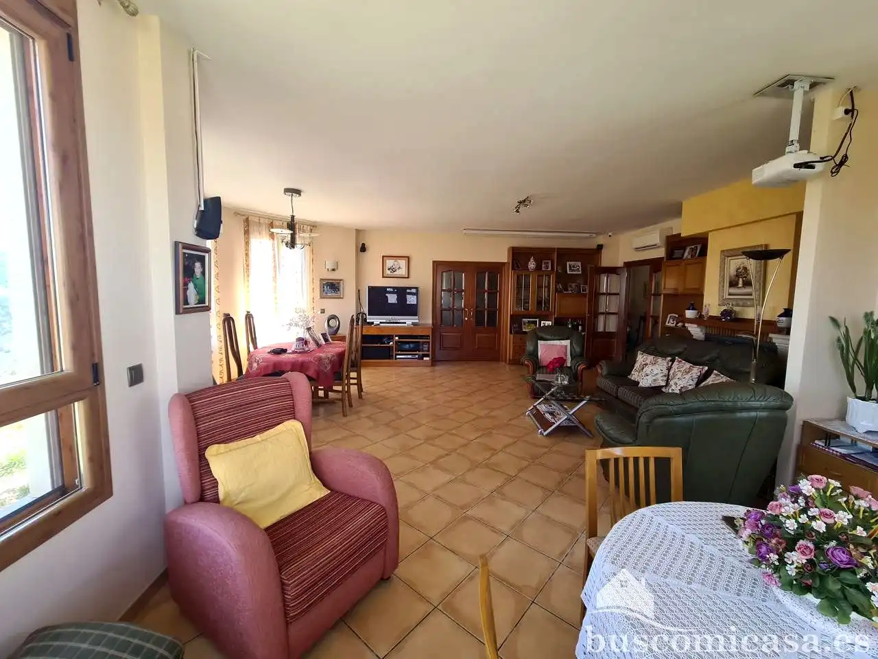 Sala d'estar de Casa o xalet en venda en Huelma amb Aire condicionat, Calefacció i Jardí privat