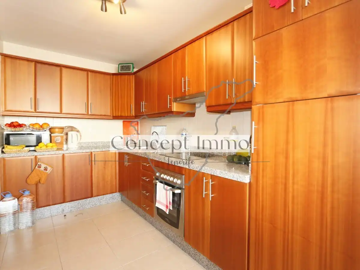 Piso en venta en Calle Victoria, Cho - Parque de la Reina