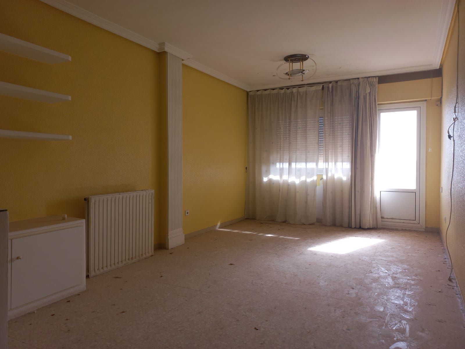 Sala d'estar de Pis en venda en Pedro Muñoz amb Terrassa