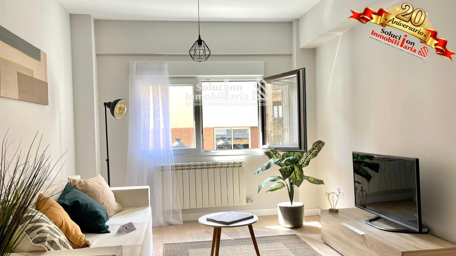 Living room of Apartments for sale in Salamanca Capital  with Heating and Storage room