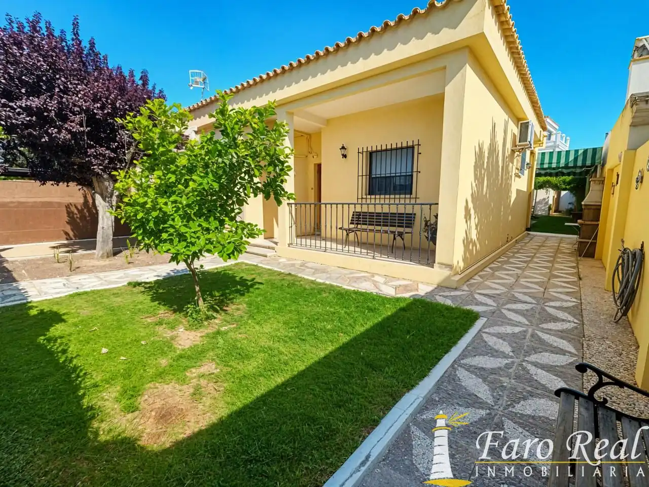 Vista exterior de Casa o chalet en venta en Sanlúcar de Barrameda