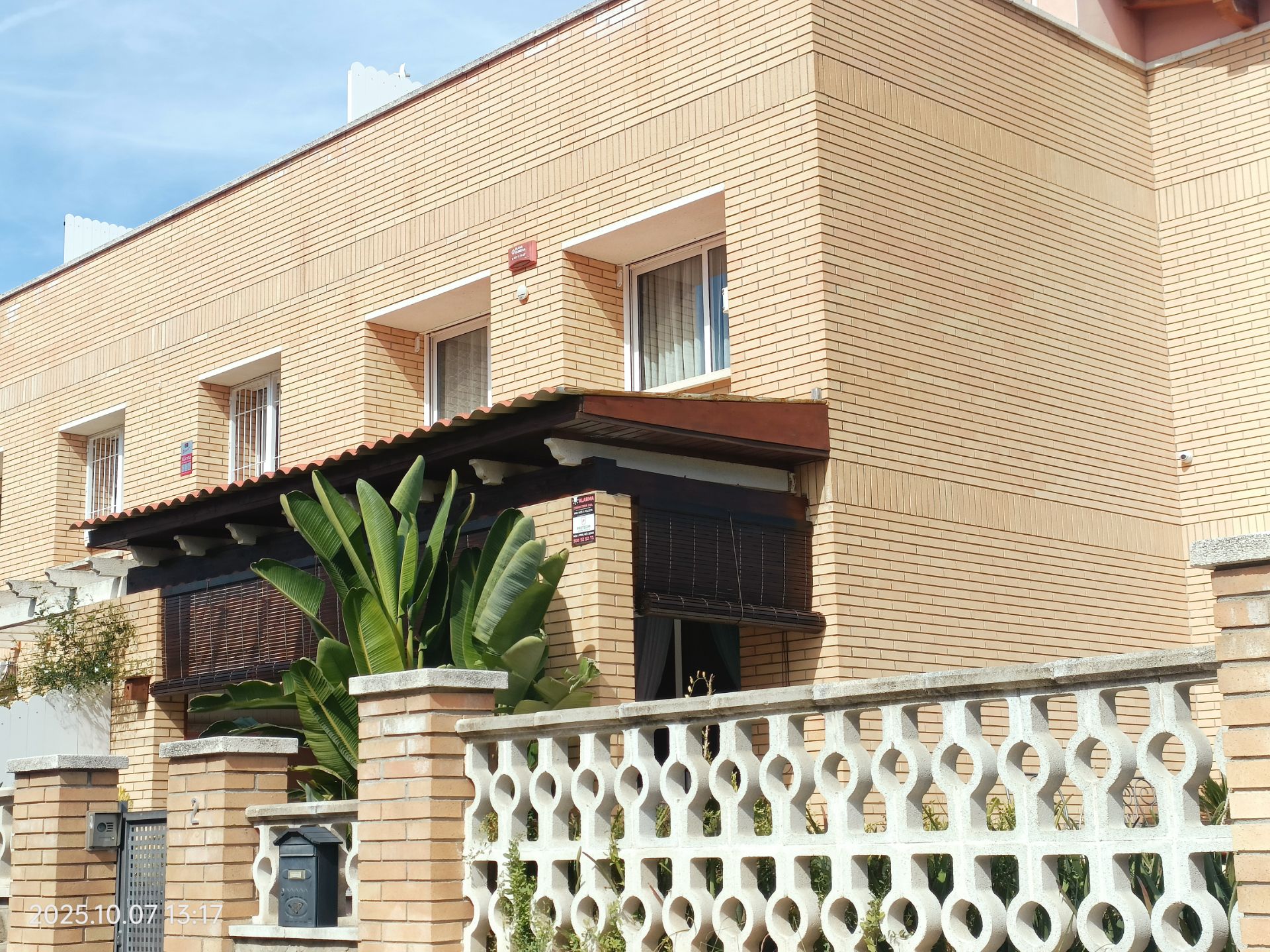 Vista exterior de Casa adosada de lloguer en Torredembarra amb Aire condicionat, Jardí privat i Terrassa