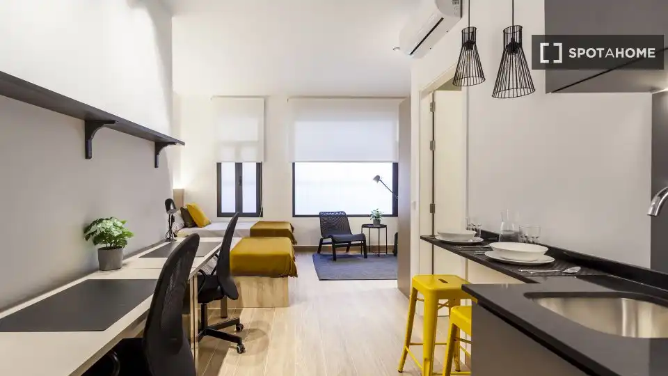Piso con terraza en alquiler en Benimaclet