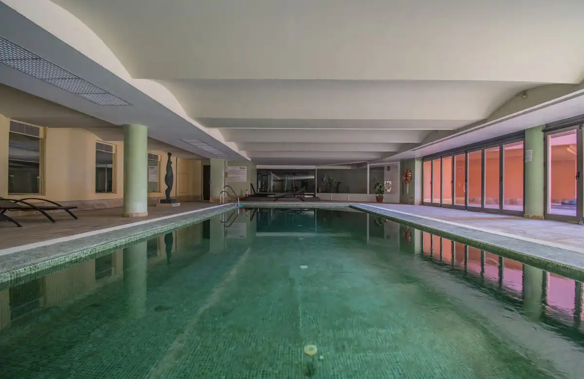 Piscina de Àtic en venda en Estepona amb Aire condicionat, Terrassa i Moblat