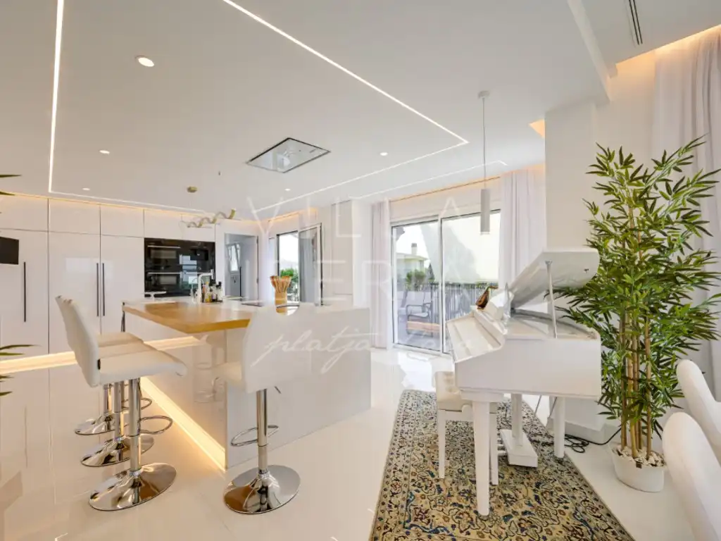 Cocina de Casa o chalet en venta en Castell d'Aro, Platja d'Aro i s'Agaró con Aire acondicionado, Calefacción y Jardín privado