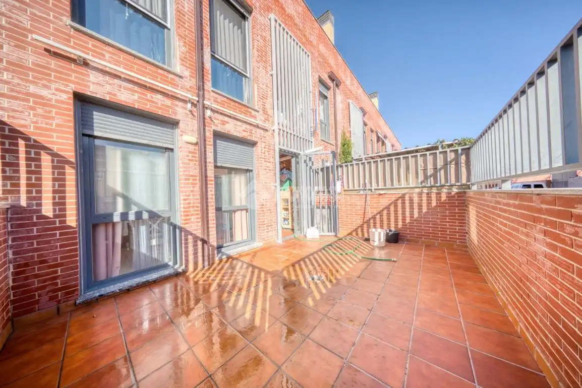 Vista exterior de Piso en venta en Valladolid con Calefacción y Terraza