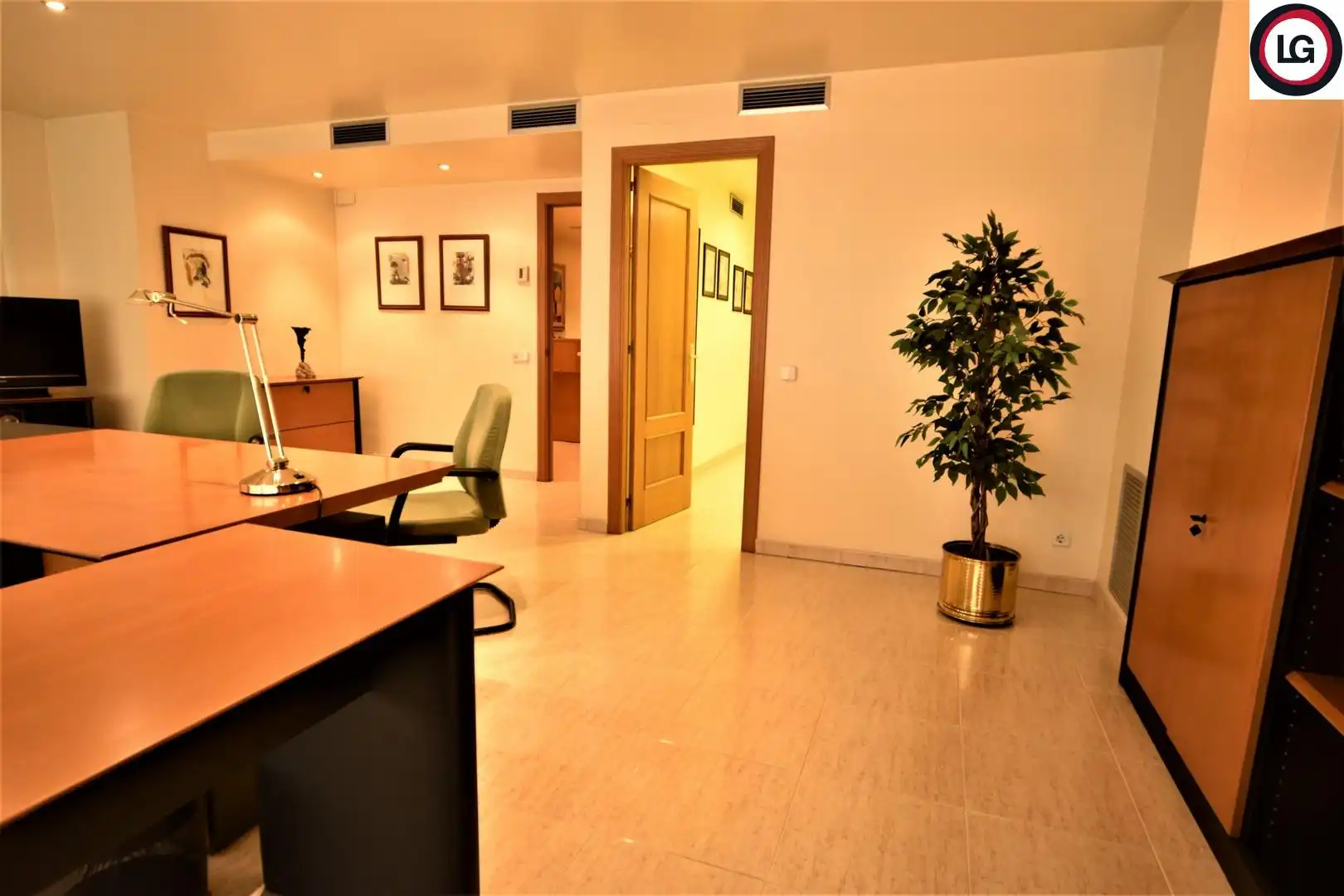 Office space with lift for sale in Pallars 6, imagen 20