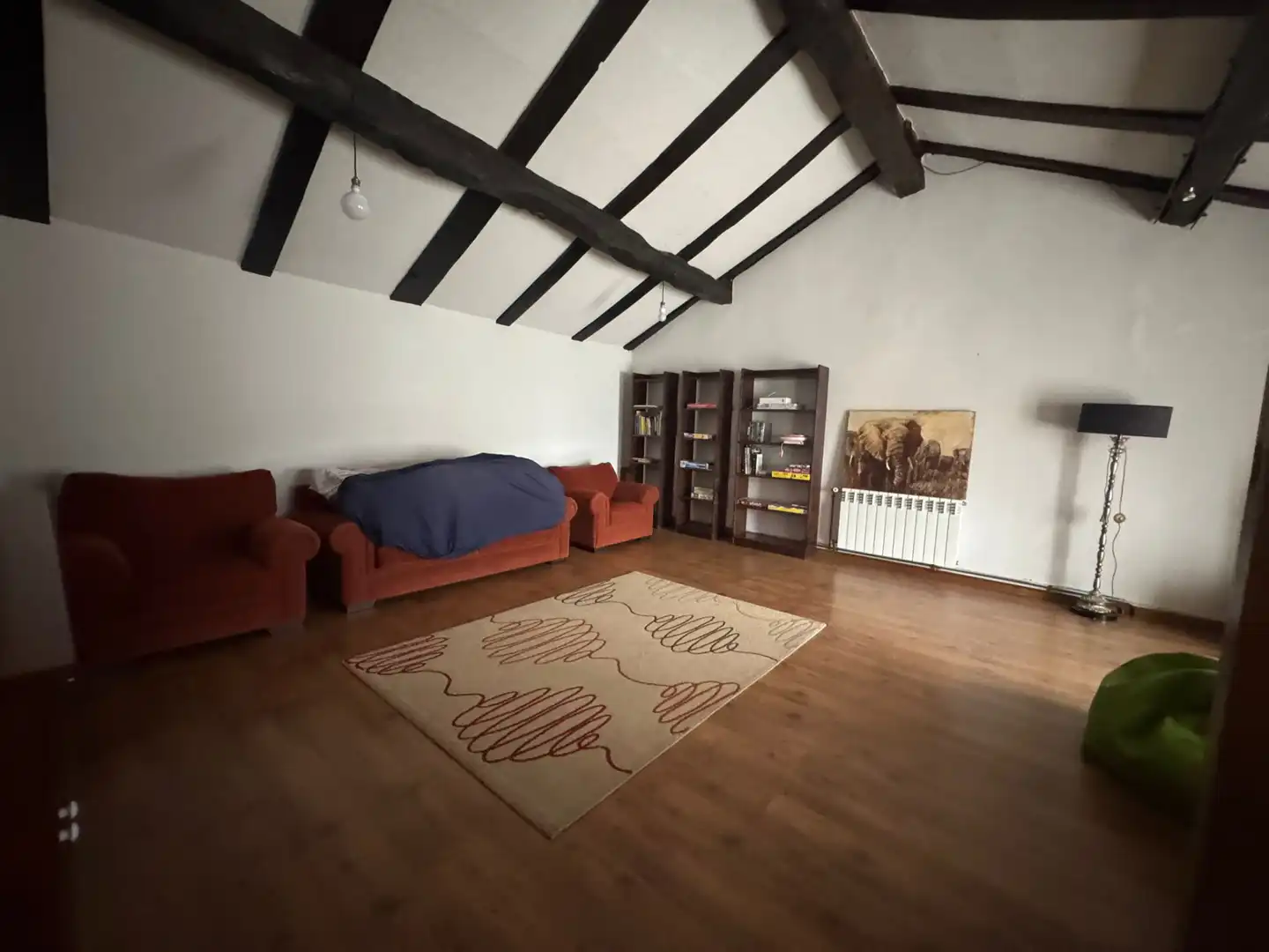 Sala d'estar de Casa adosada en venda en Llanes amb Calefacció, Jardí privat i Parquet