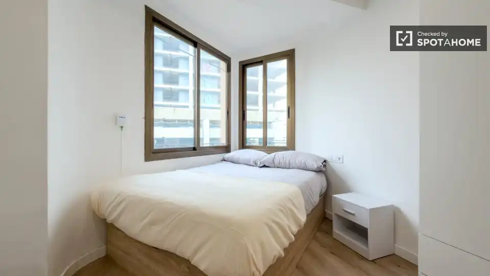 Habitación de Piso de alquiler en Barcelona con Aire acondicionado, Calefacción y Amueblado