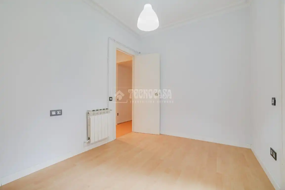 Habitación de Piso en venta en Barcelona con Aire acondicionado, Calefacción y Trastero