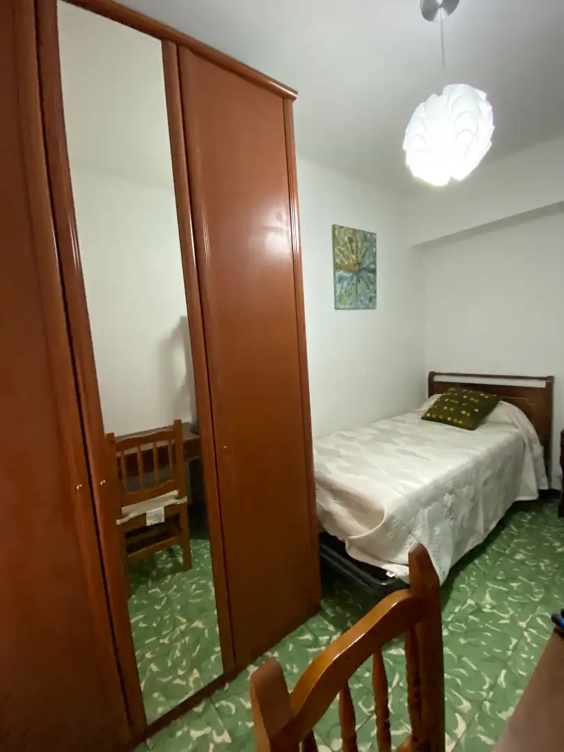 Bedroom of Flat for rent in Zaragoza  with Heating, Furnished and Oven