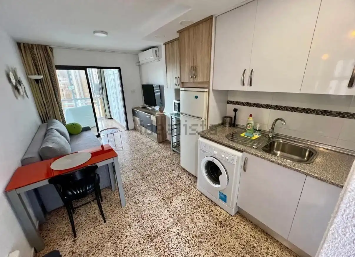 Cocina de Apartamento en venta en Benidorm con Aire acondicionado