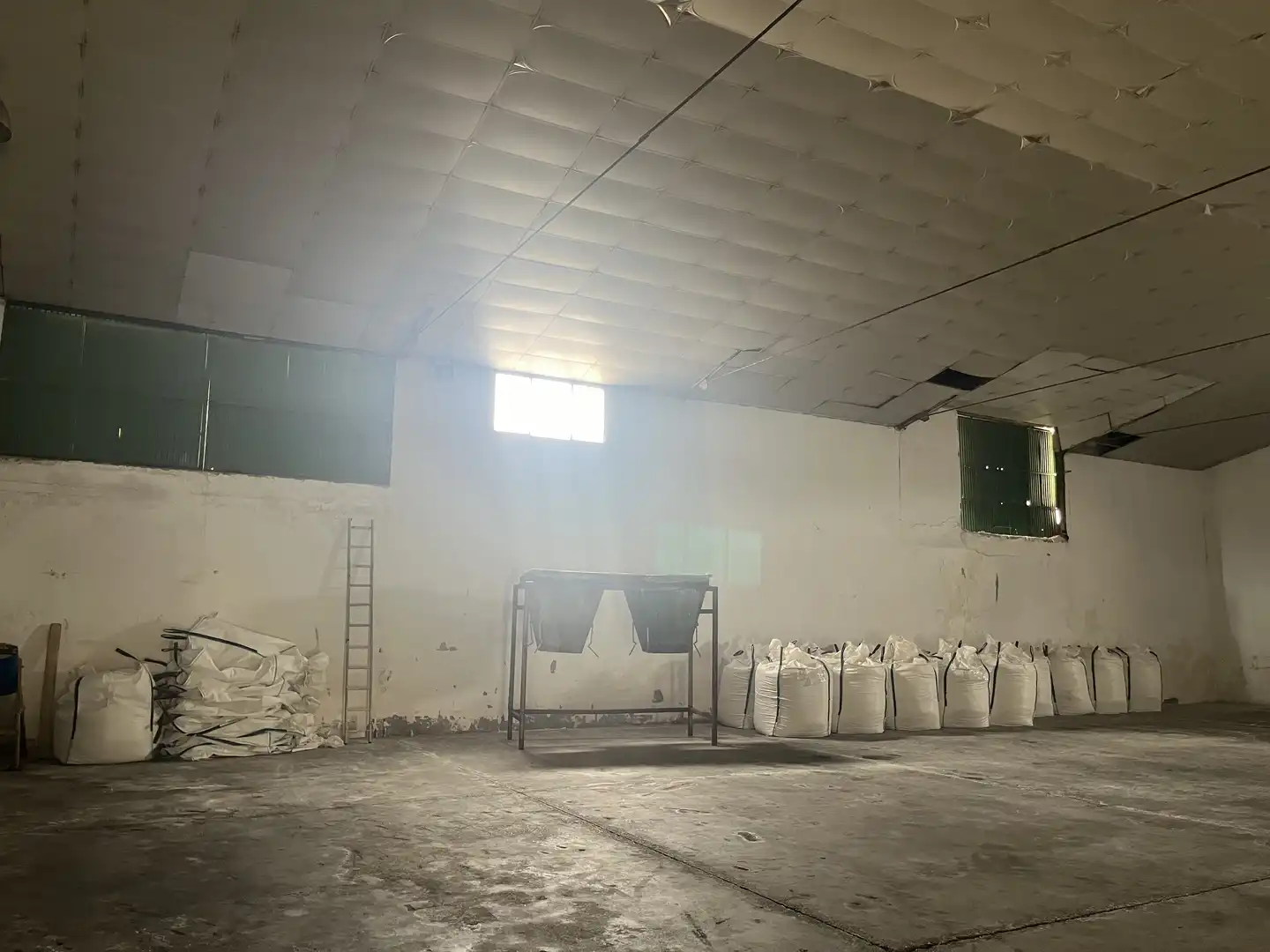 Industrial buildings for sale in La Malahá