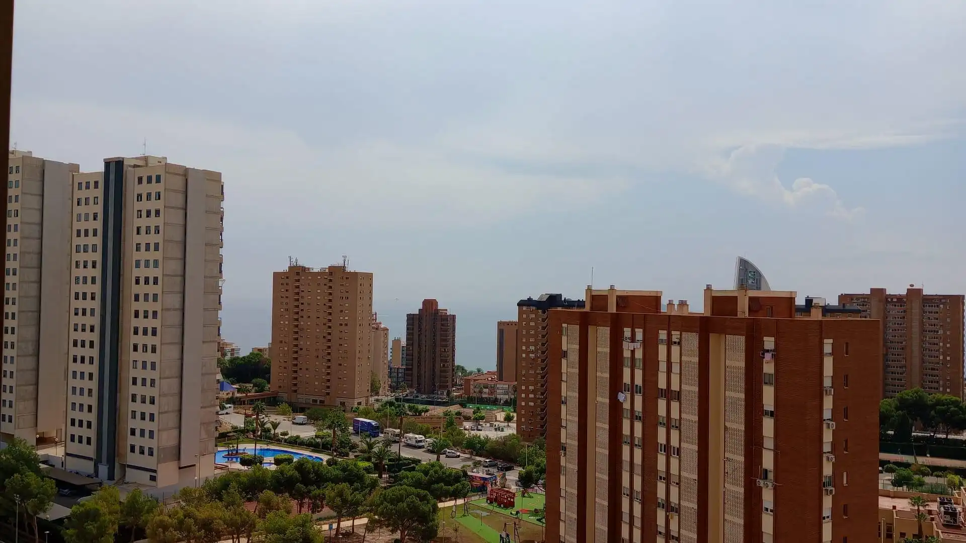 Vista exterior de Piso en venta en Benidorm con Aire acondicionado, Calefacción y Jardín privado