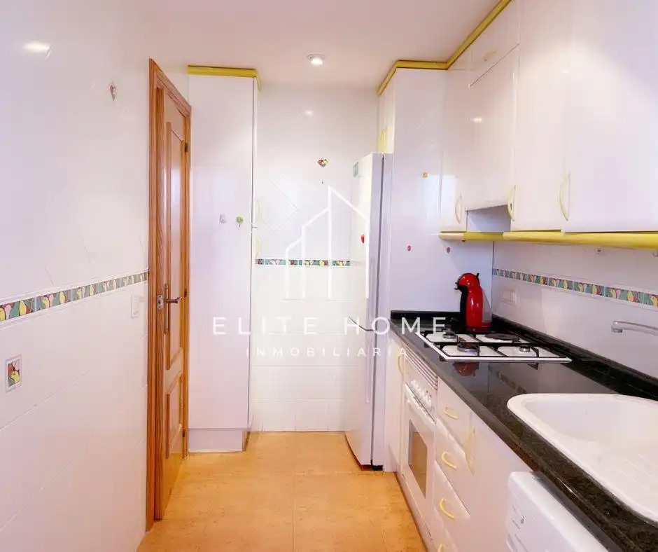 Cuina de Apartament de lloguer en Castellón de la Plana / Castelló de la Plana amb Aire condicionat, Calefacció i Jardí privat
