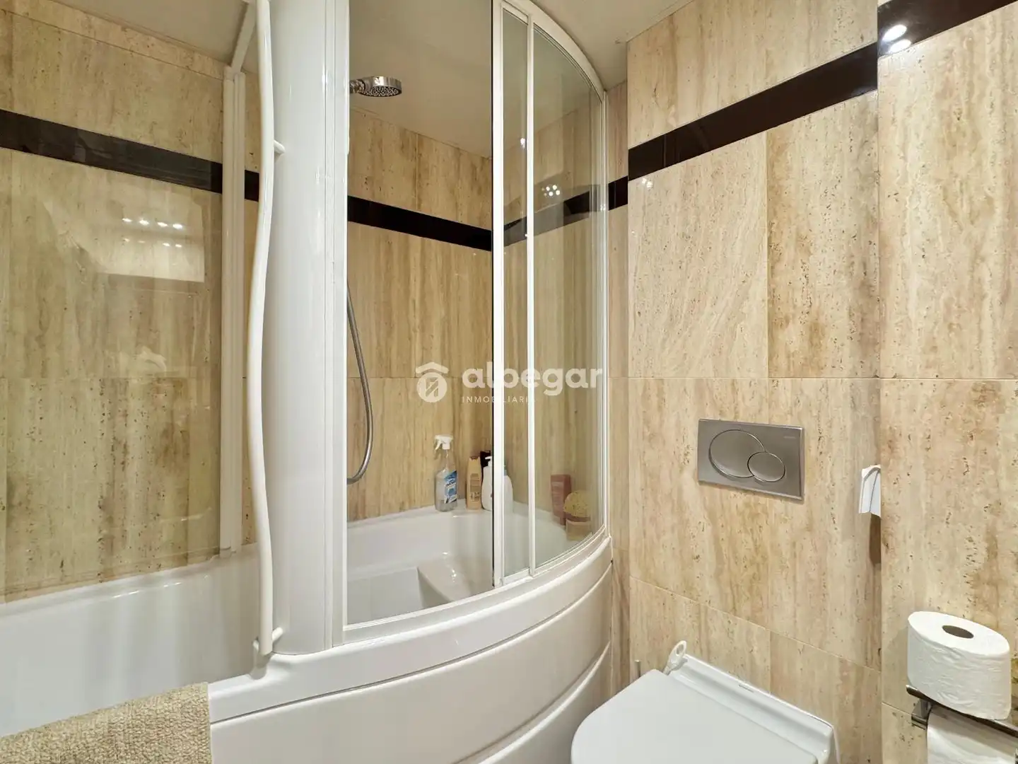 Badezimmer von Wohnung zur Miete in Valencia mit Klimaanlage, Schwimmbad und Möbliert