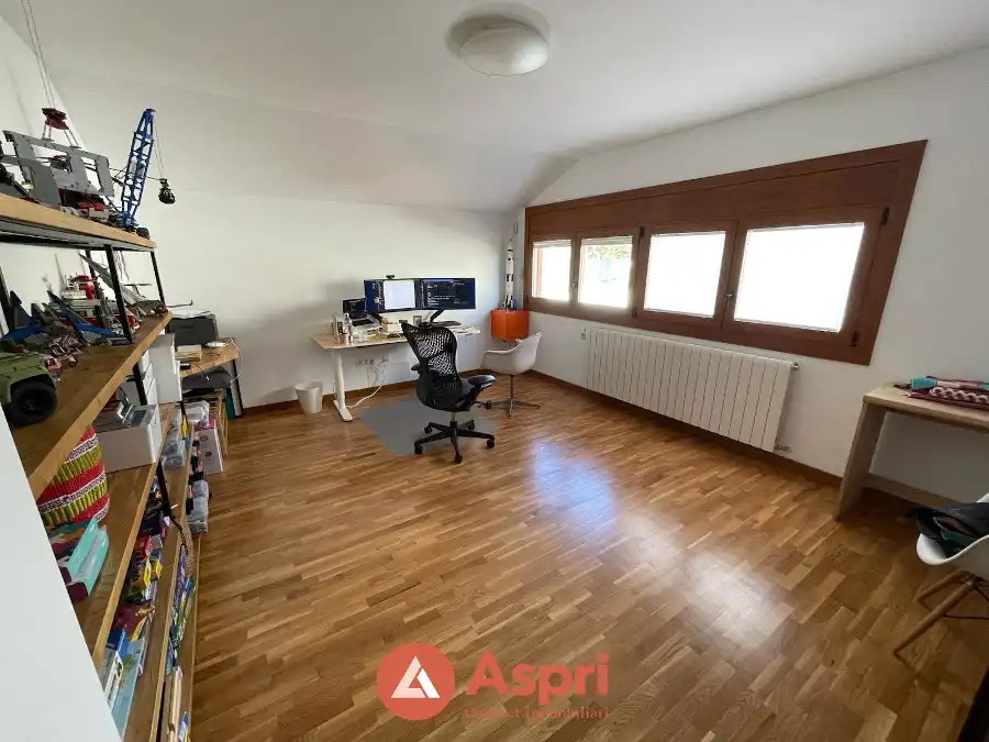 Sala d'estar de Casa o xalet en venda en Esplugues de Llobregat amb Aire condicionat, Calefacció i Jardí privat
