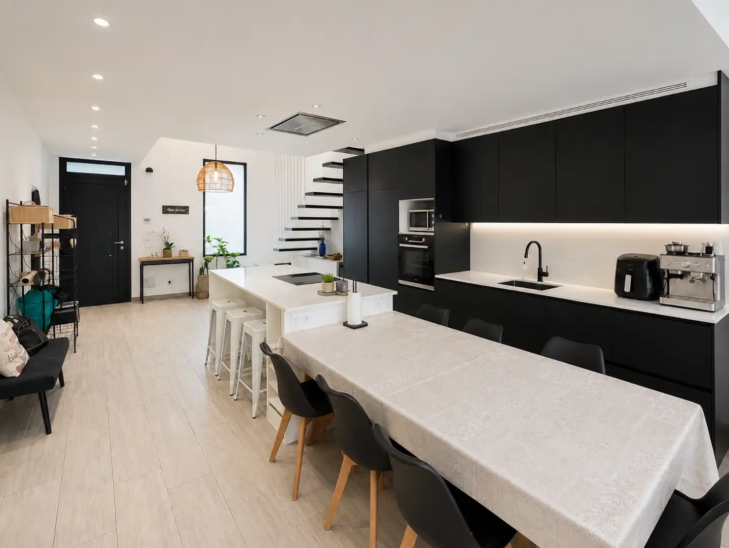 Adosado con piscina en venta en Eixample - Horta Capallera, imagen 7