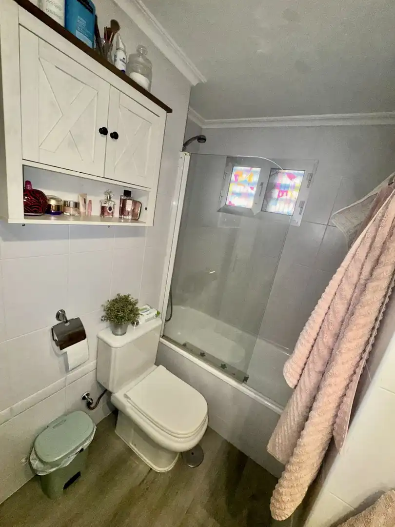 Baño de Piso en venta en Tomares con Aire acondicionado, Calefacción y Terraza