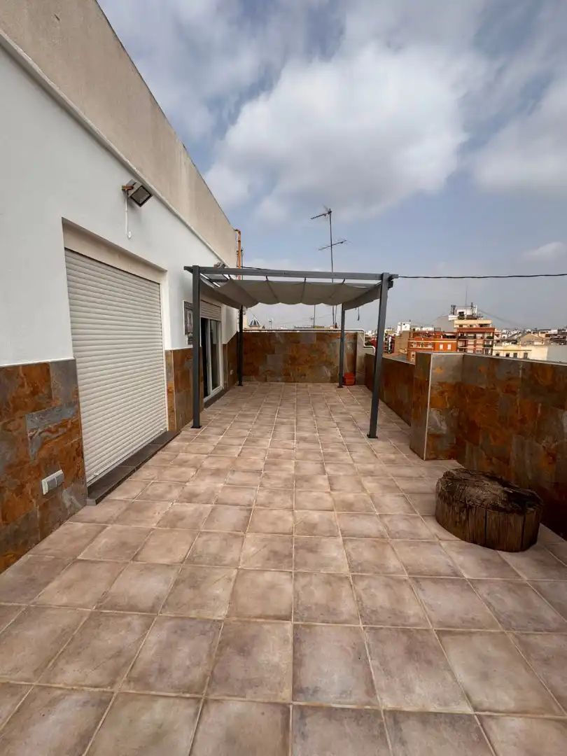 Terrasse von Dachboden zur Miete in Valencia mit Klimaanlage, Terrasse und Möbliert