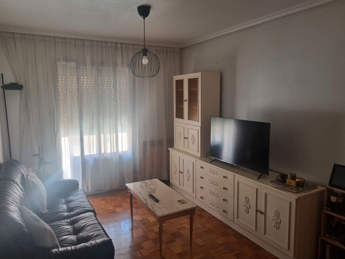 Sala de estar de Piso en venta en Burgos Capital con Calefacción, Terraza y Trastero