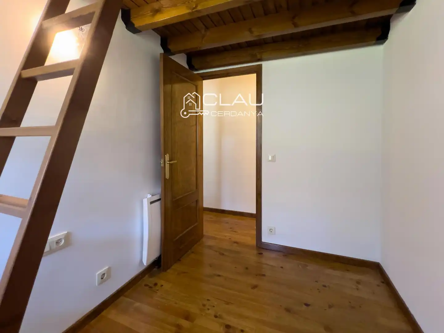 Einfamilien-Reihenhaus zur Miete in Isòvol mit Heizung, Parkett und Terrasse